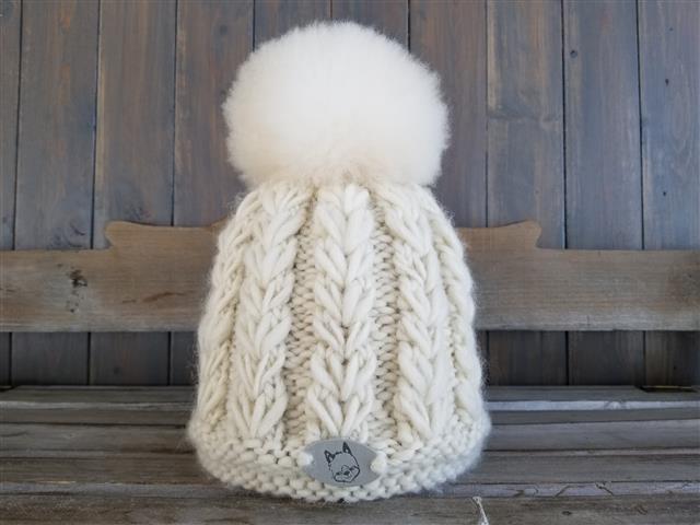 Tuque de la ferme blanche, 80% bébé alpaga, 20% mérino, pompon fourrure alpaga blanc